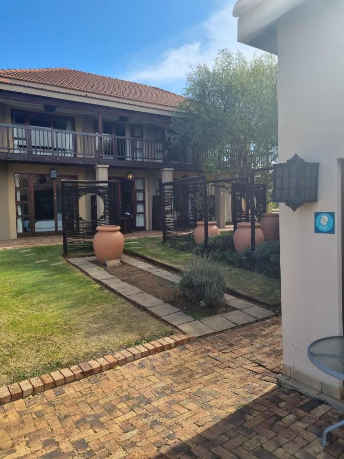 Emufuleni River Logde Lodge *