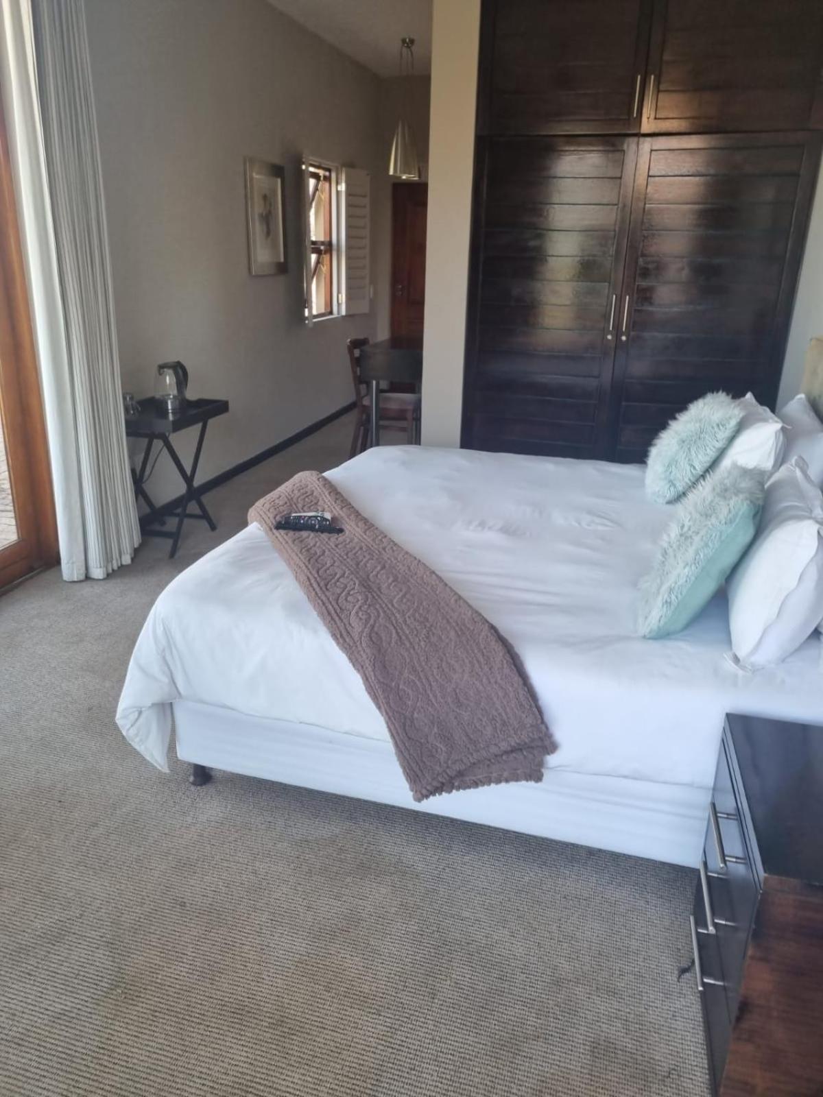 Emufuleni River Logde Lodge *