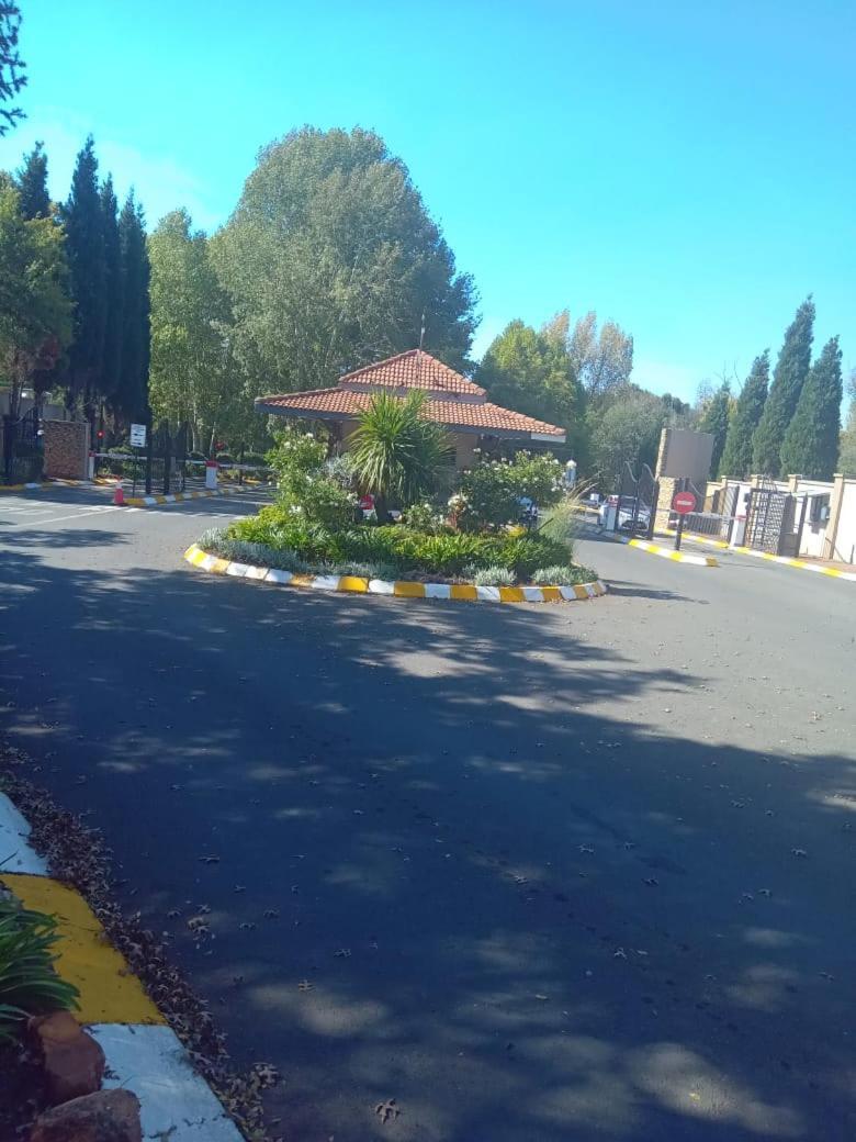 Emufuleni River Logde Lodge *